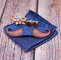 Wooden bow tie with handkerchiefs and cufflinks Gaira 709212